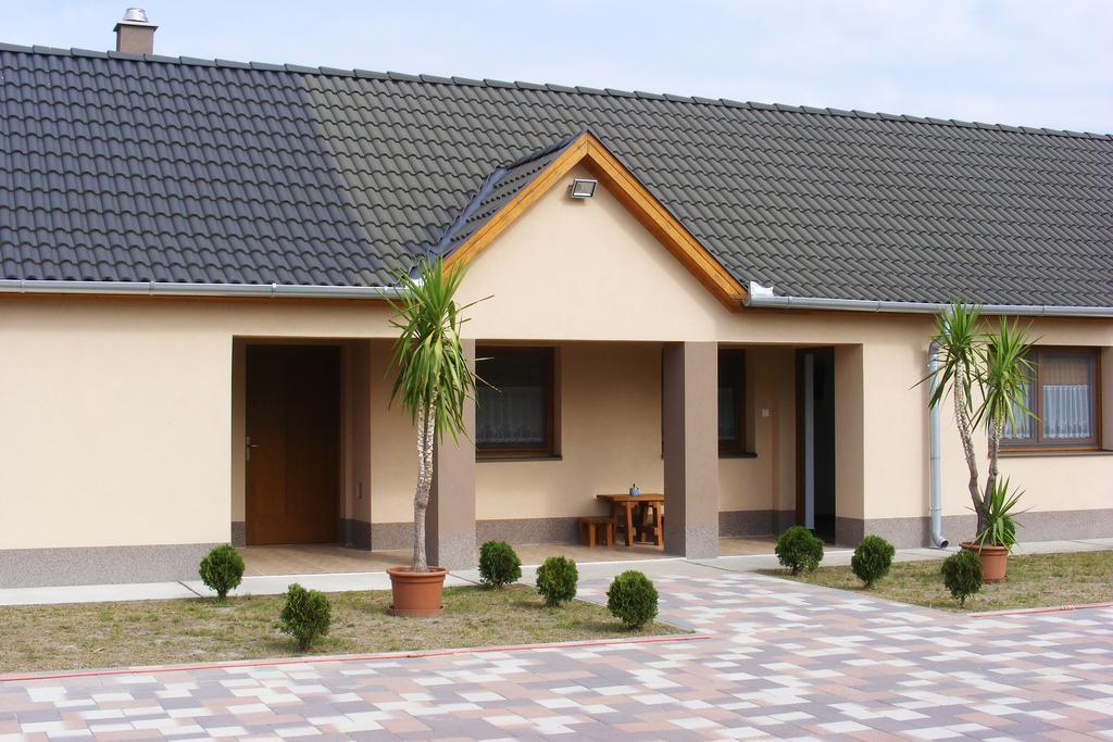 Szerencsecsillag Vendégház Kiskoros Exterior foto