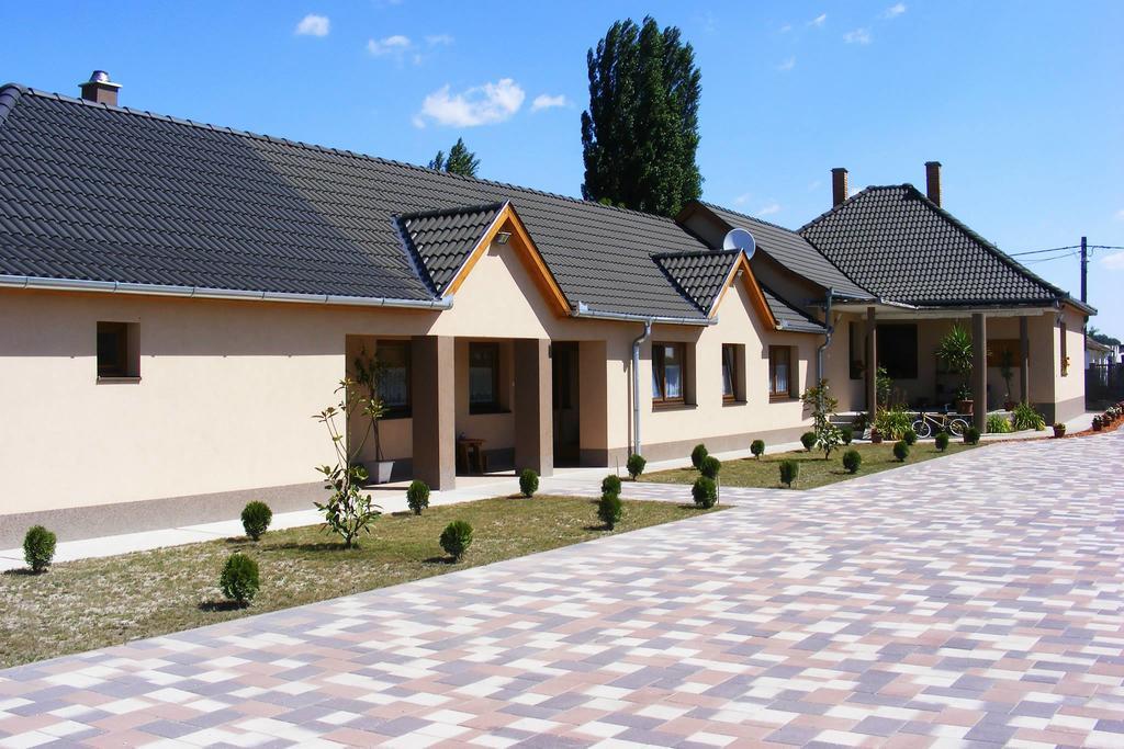 Szerencsecsillag Vendégház Kiskoros Exterior foto
